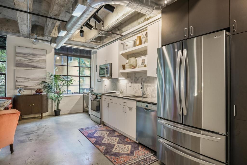 1065 United Avenue Unit 202 Property Photo 10