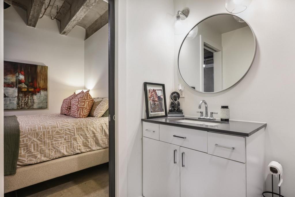 1065 United Avenue Unit 202 Property Photo 17