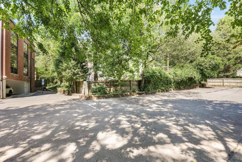 1065 United Avenue Unit 202 Property Photo 20