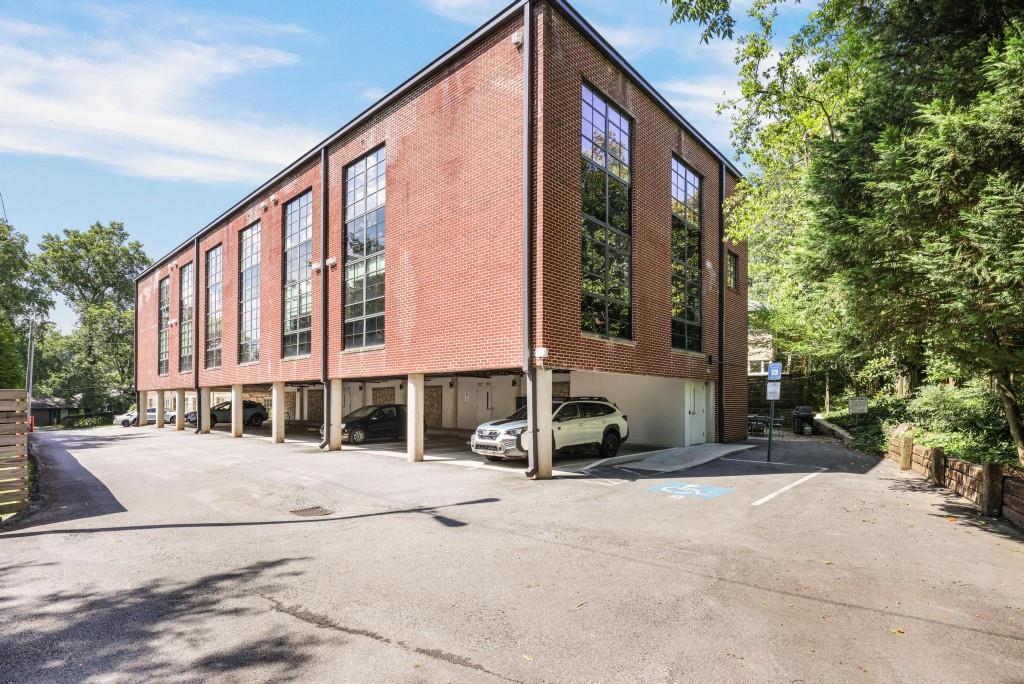 1065 United Avenue Unit 202 Property Photo 21