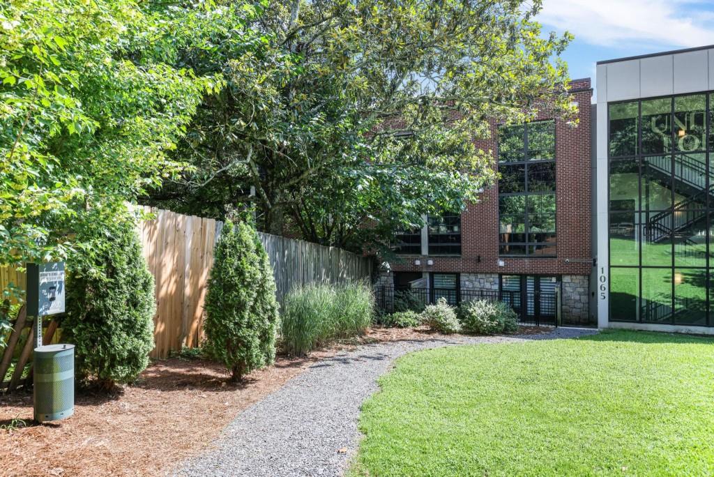 1065 United Avenue Unit 202 Property Photo 24