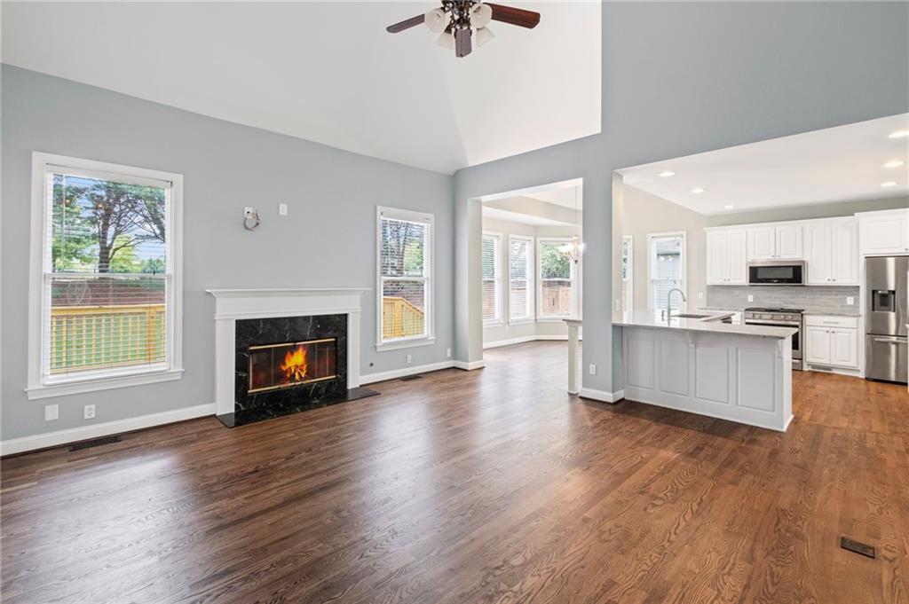 6715 Waterbury Way Property Photo 15