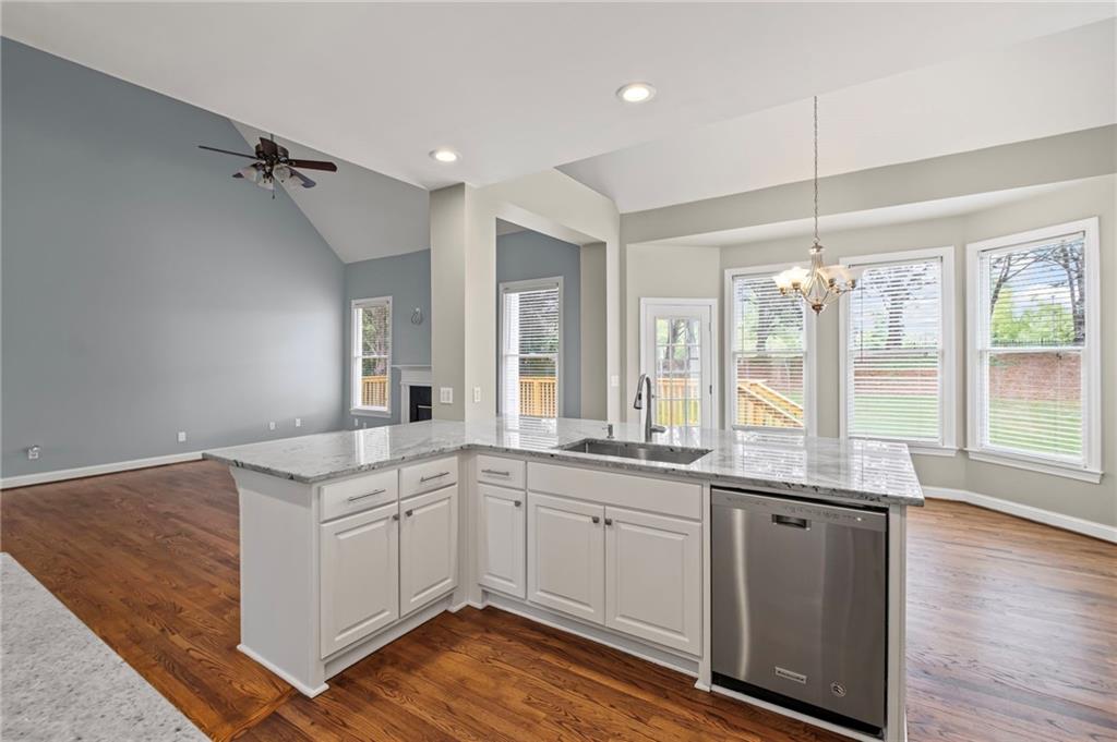 6715 Waterbury Way Property Photo 20