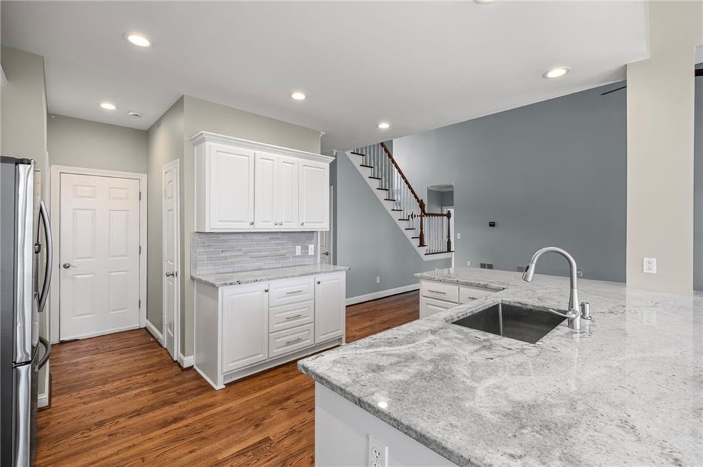 6715 Waterbury Way Property Photo 21