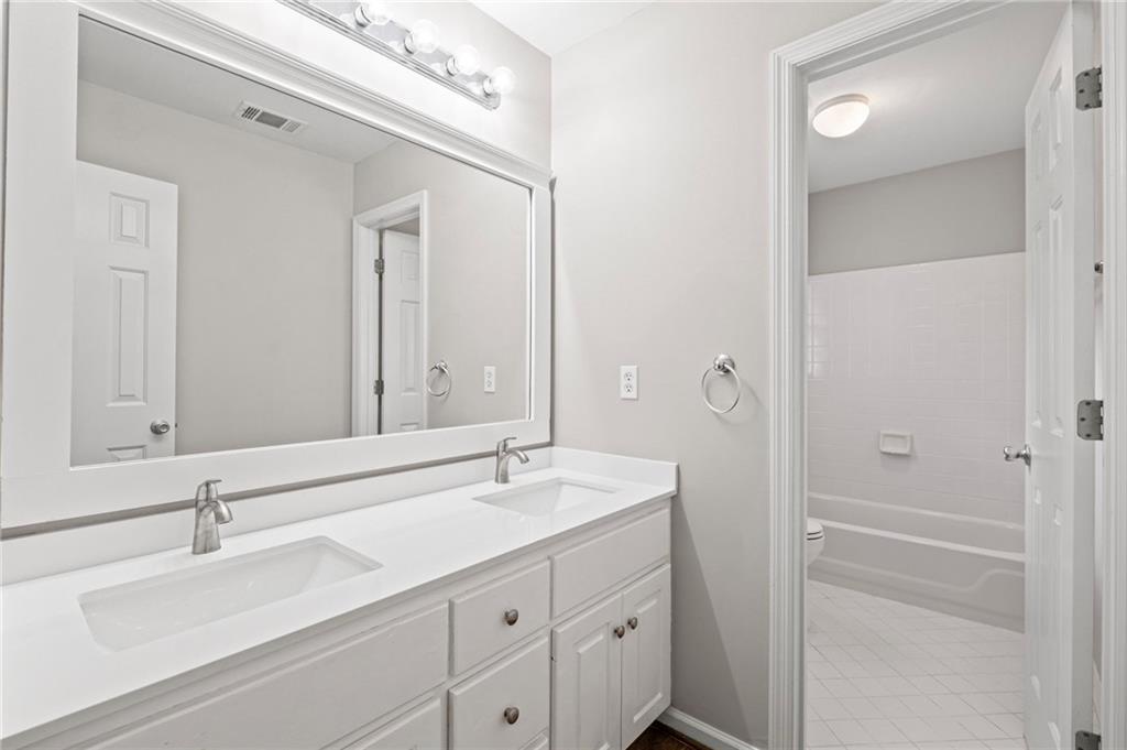 6715 Waterbury Way Property Photo 33