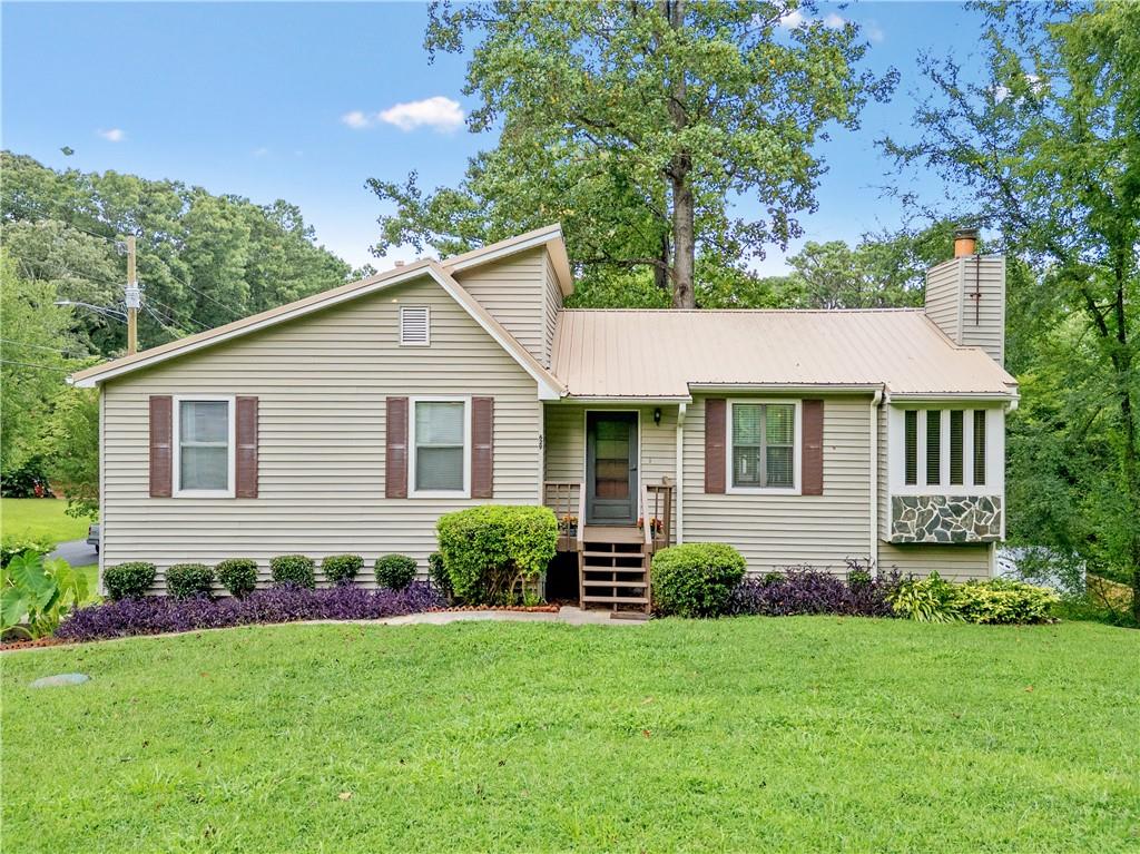 629 Silver Trace Court Property Photo 1