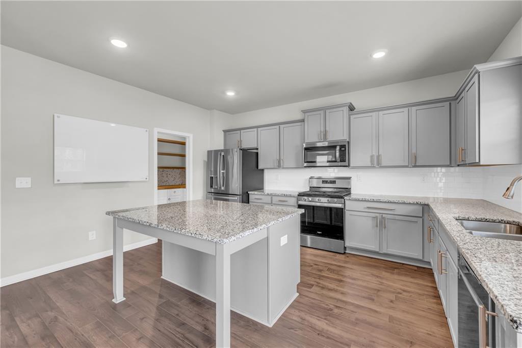 2943 Hawthorn Farm Boulevard Property Photo 8