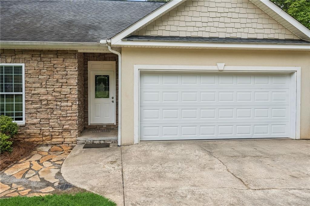 516 Golden Avenue Property Photo 4