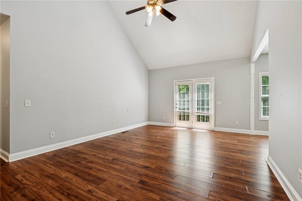 516 Golden Avenue Property Photo 8