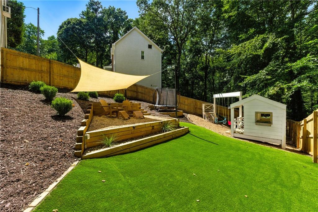 852 Summerchase Court Property Photo 4