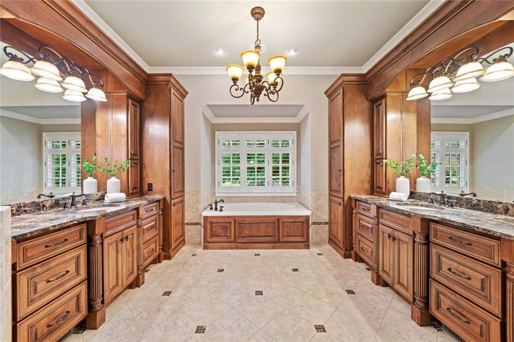 4304 Berkford Circle Ne Property Photo 42
