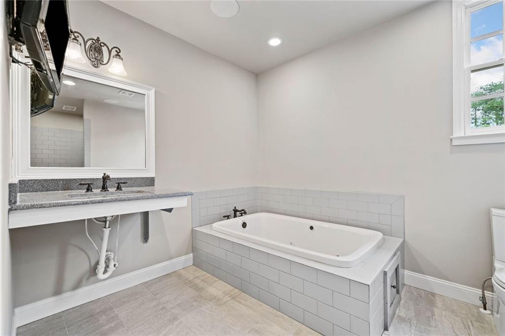 4304 Berkford Circle Ne Property Photo 52