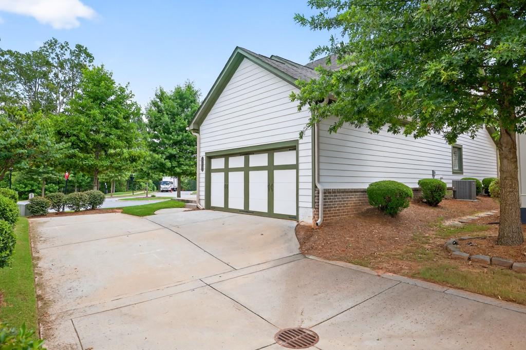509 Suwanee Green Boulevard Property Photo 9