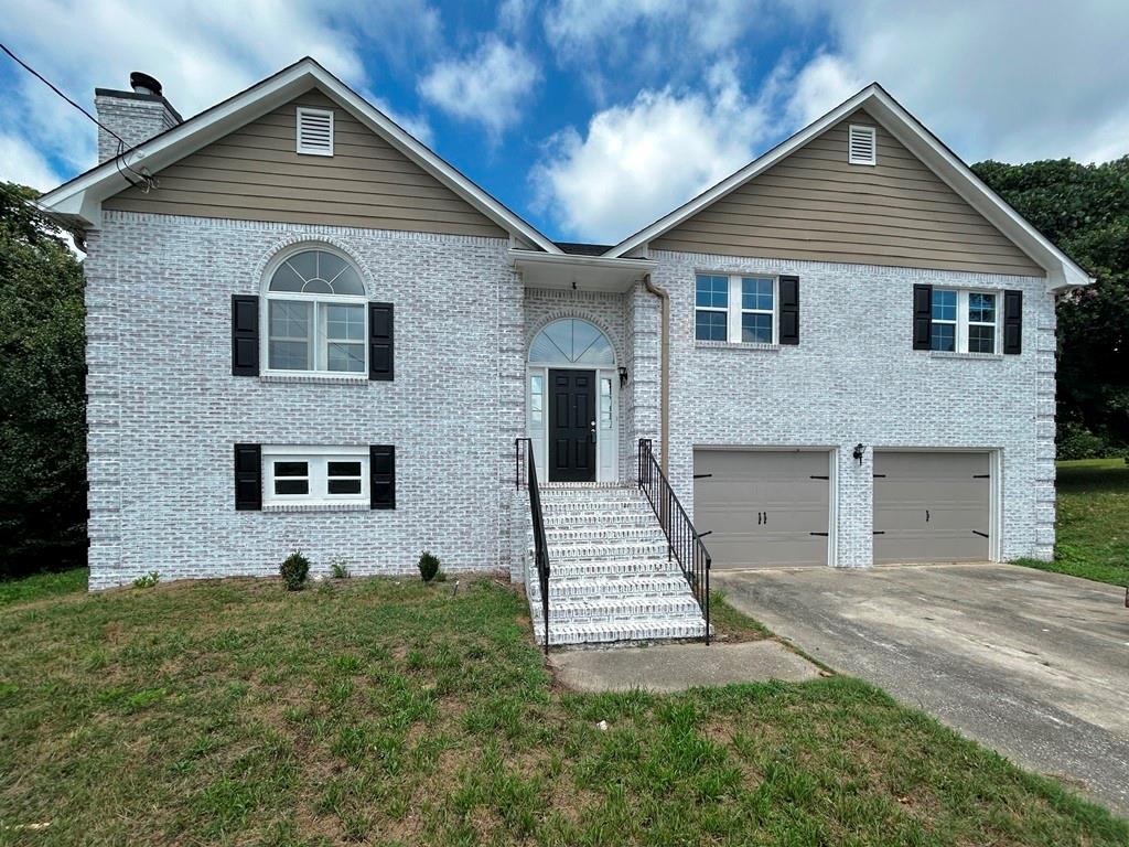 6767 Creek Valley Way Property Photo 1