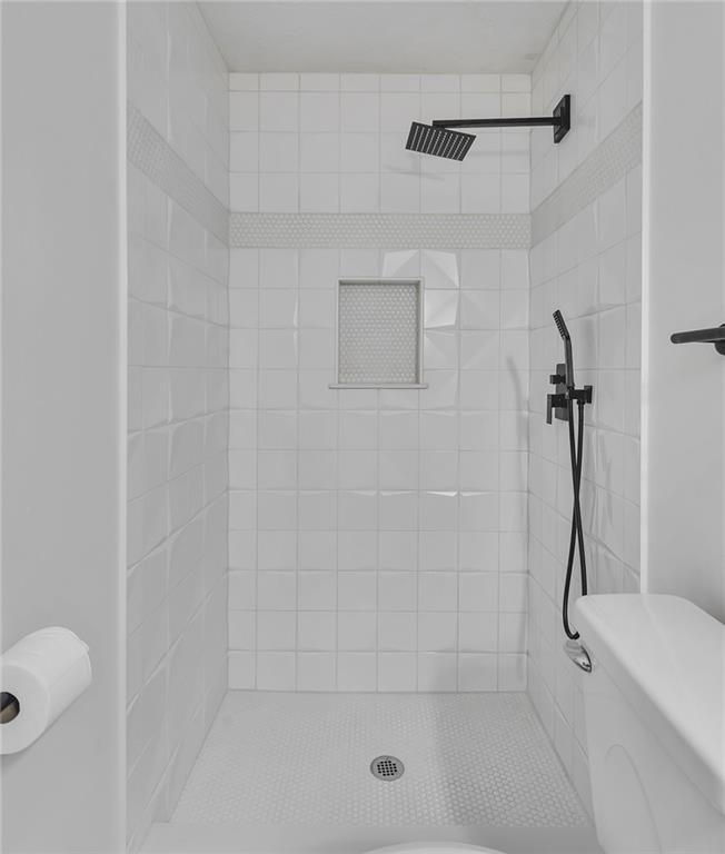135 Golden Hills Drive Property Photo 5