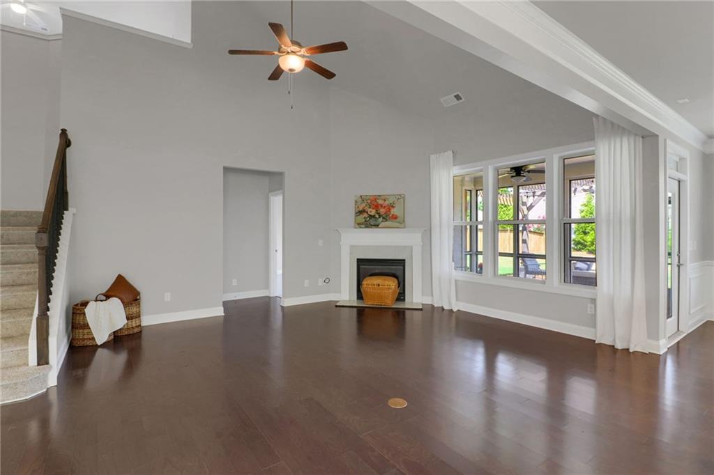5685 Hammock Way Property Photo 5