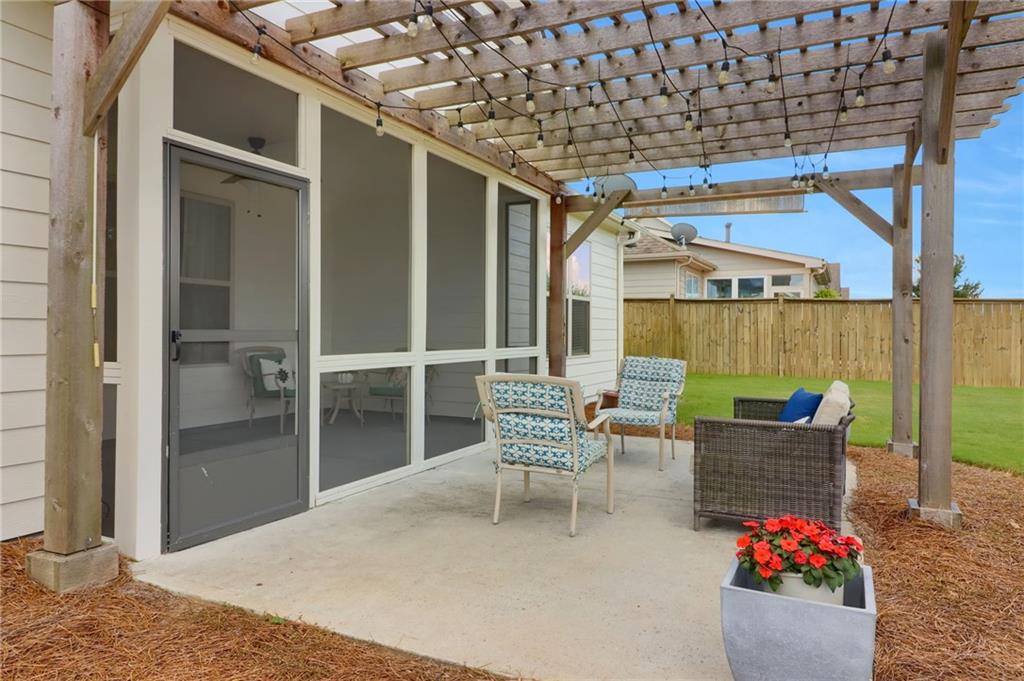 5685 Hammock Way Property Photo 17