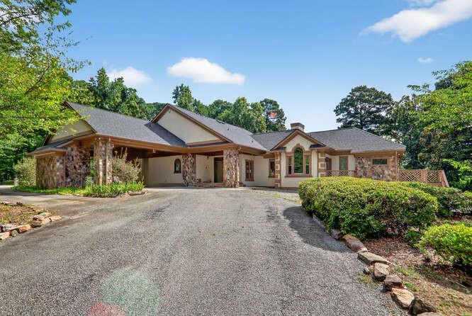 2551 E Maddox Road Property Photo 1