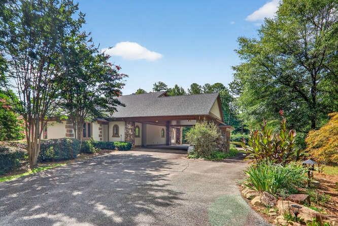2551 E Maddox Road Property Photo 3
