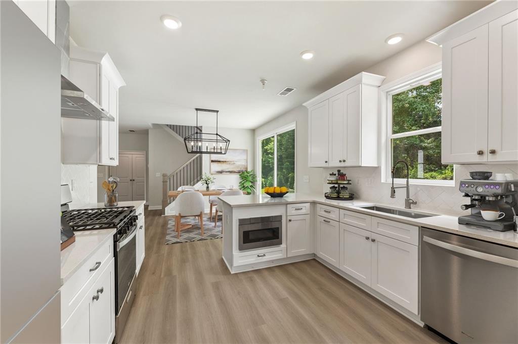 3846 Cottage Circle Property Photo 6