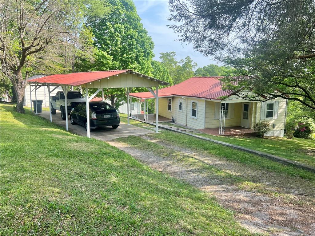 1002 Colerain Street Property Photo 1