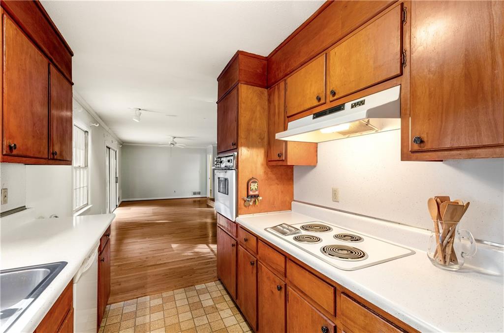 4320 Brookview Drive Se Property Photo 12