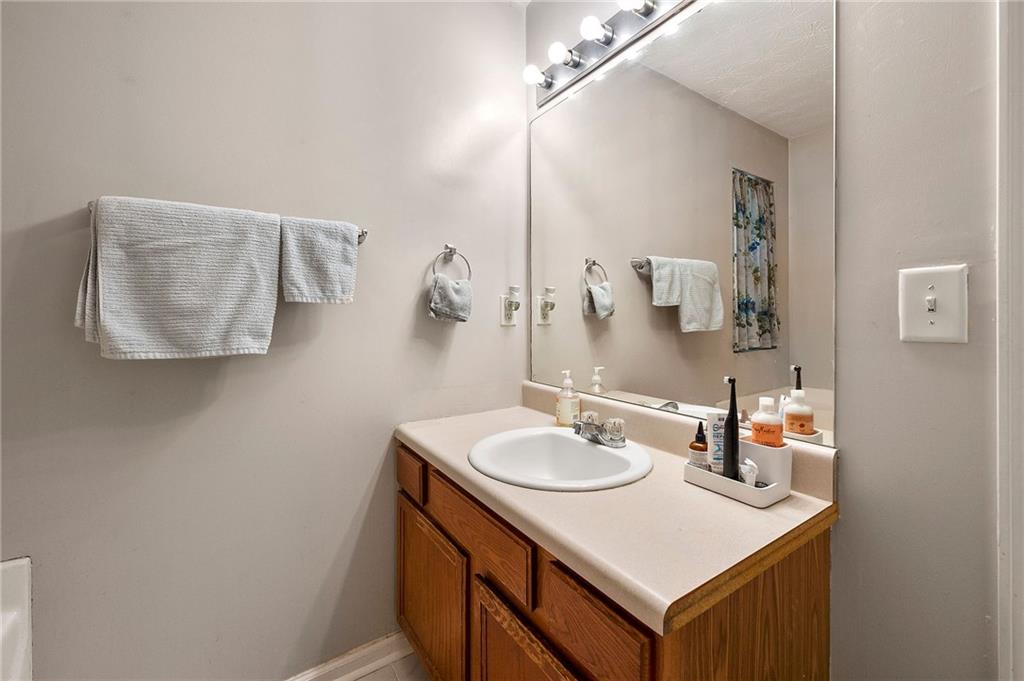 1552 Eastern Sunrise Lane Property Photo 17