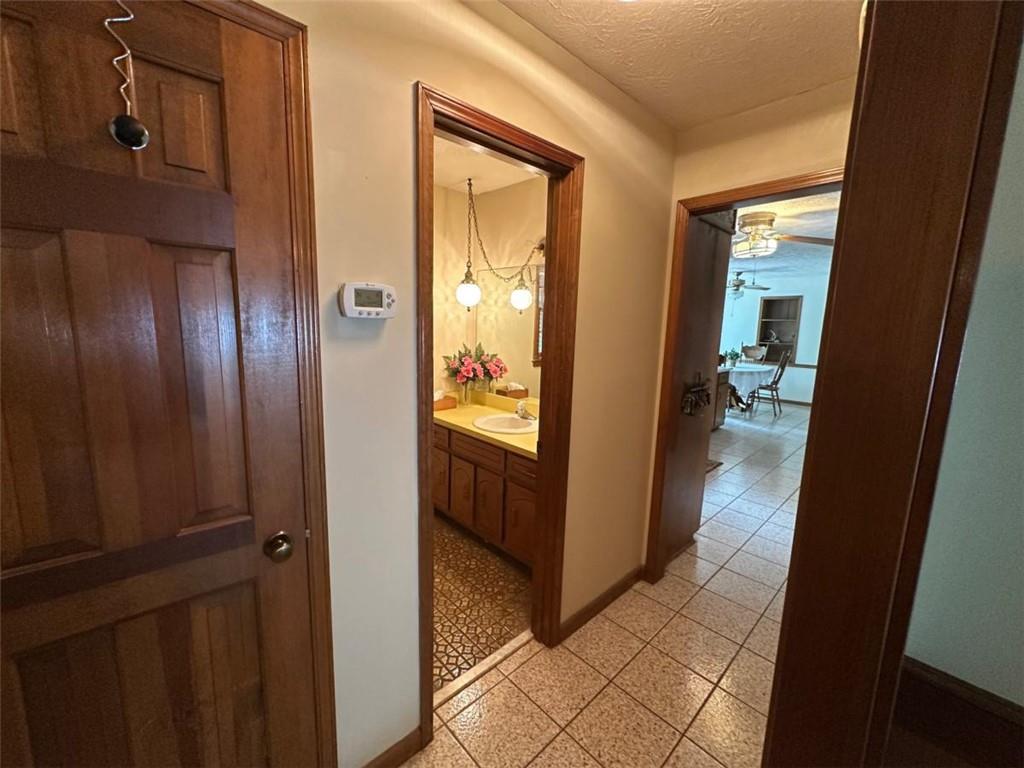 5104 Onawa Court Property Photo 8