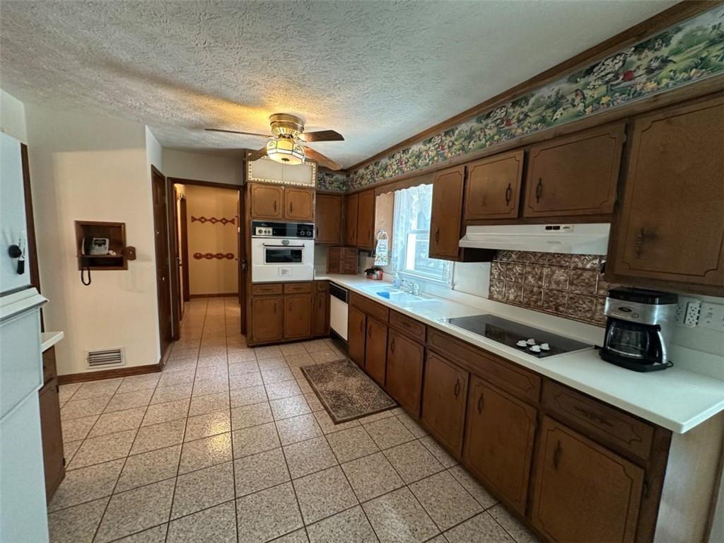 5104 Onawa Court Property Photo 12