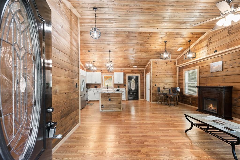 587 Cold Stream Trail Property Photo 3