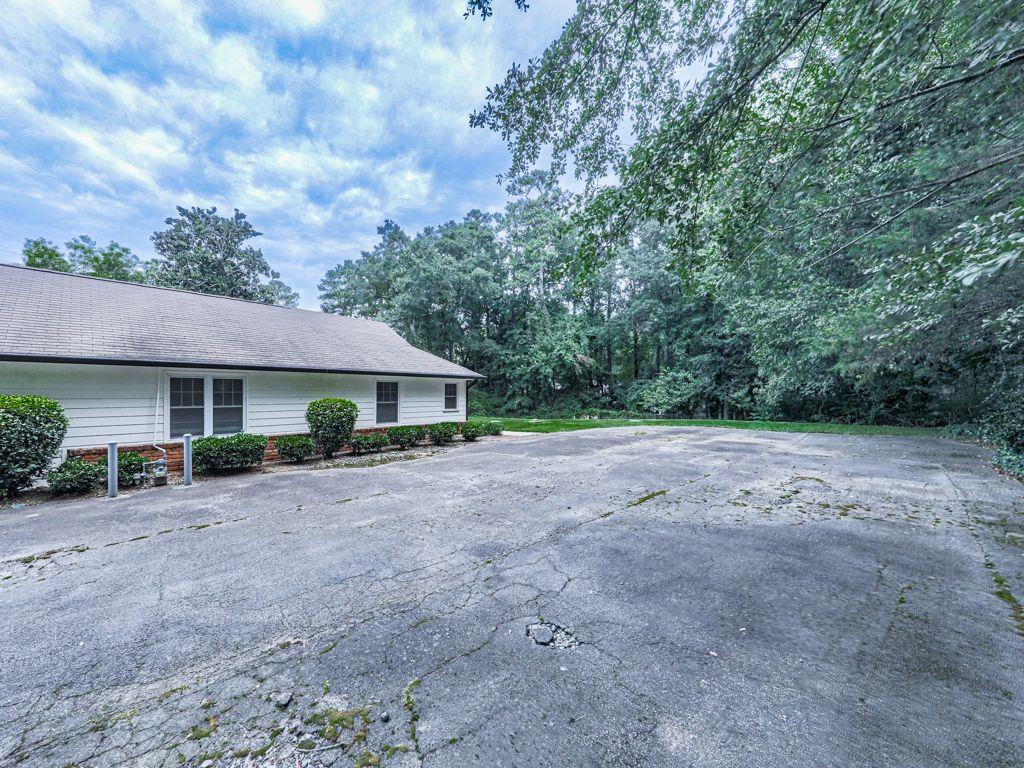3605 Shallowford Road Property Photo 4
