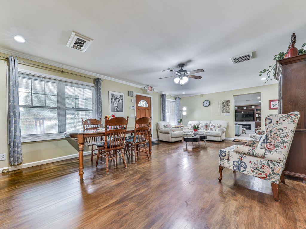 3605 Shallowford Road Property Photo 7