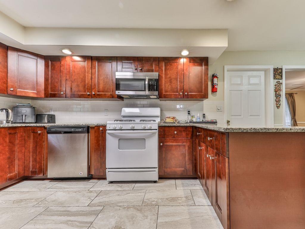 3605 Shallowford Road Property Photo 9