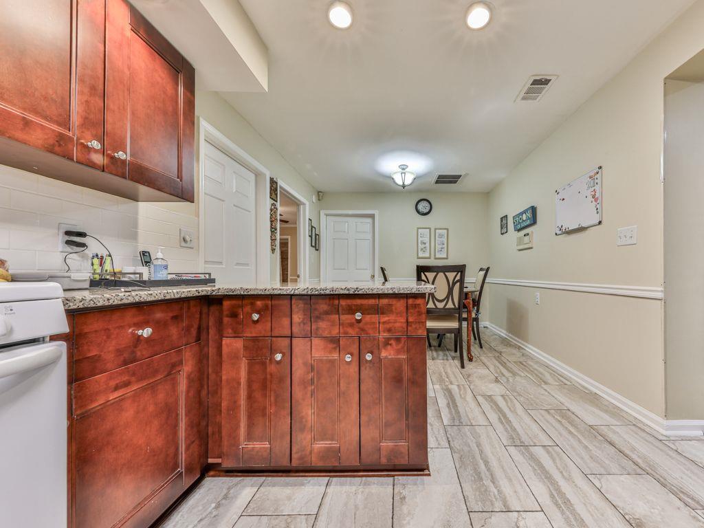 3605 Shallowford Road Property Photo 13
