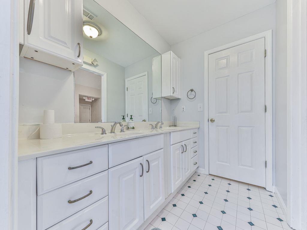 3605 Shallowford Road Property Photo 25