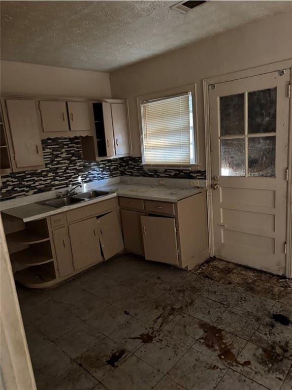 7649488 Property Photo 9
