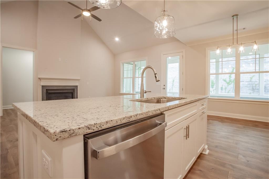 388 Maple View Drive Property Photo 5