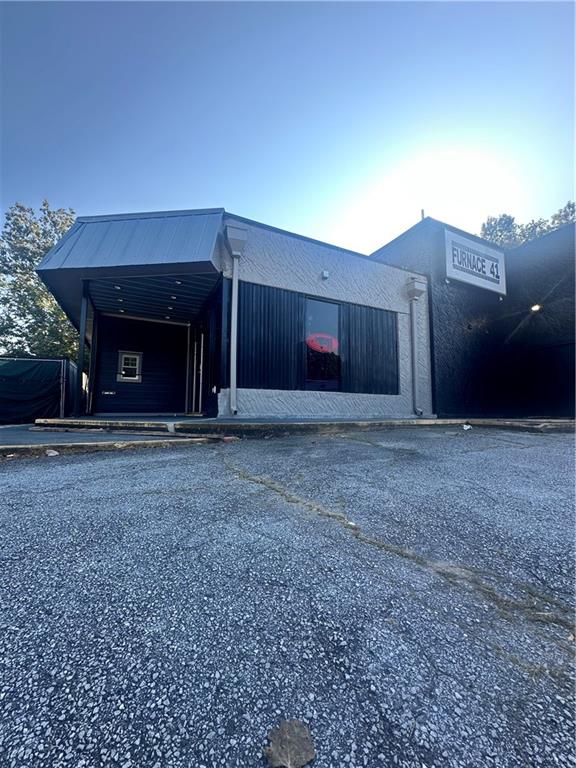7716 N Main Street Property Photo 1