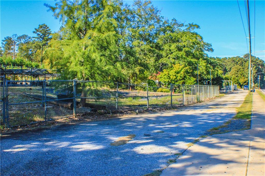 5907 Covington Highway Property Photo 1