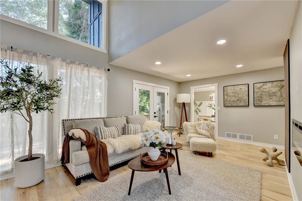 2820 Bluebird Circle Northwest Property Photo 1