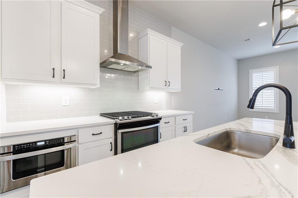6645 Cortland Walk Property Photo 10
