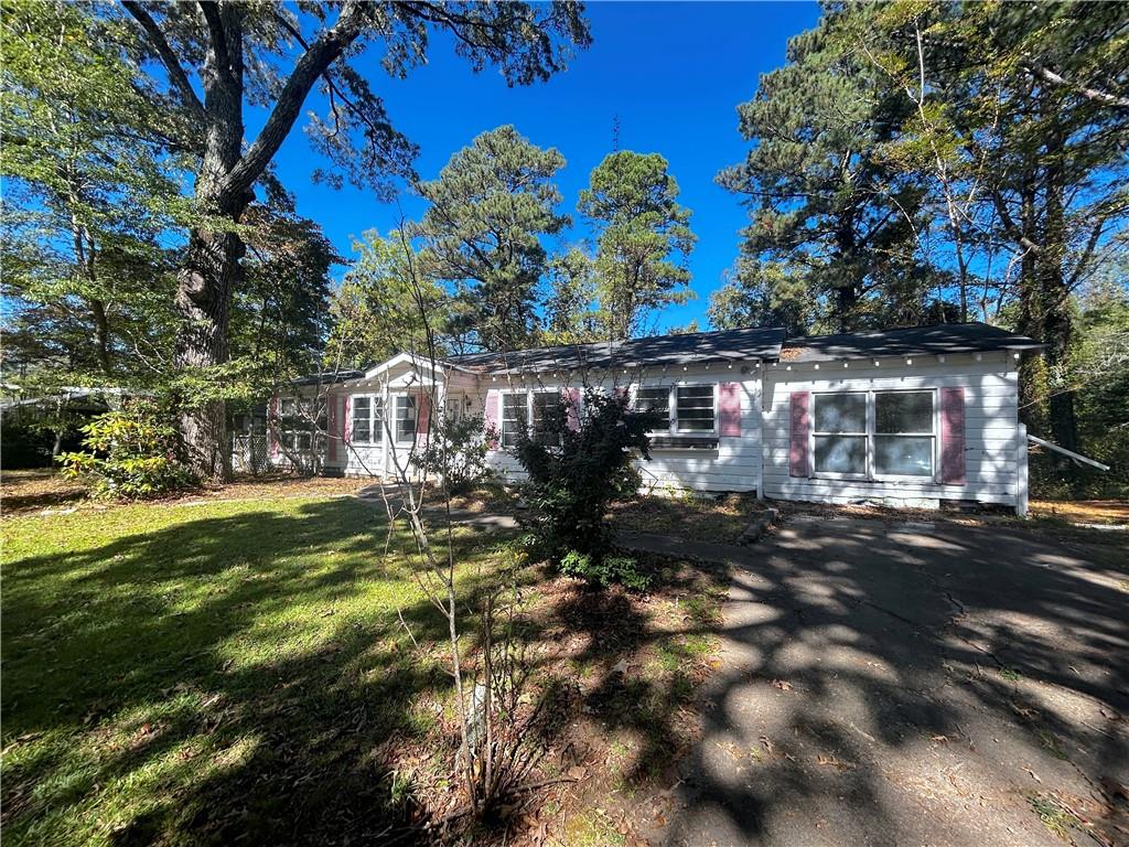 317 Lakeview Drive Property Photo 1