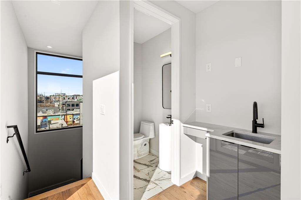 105 Georgia Avenue Se Unit 10 Property Photo 17