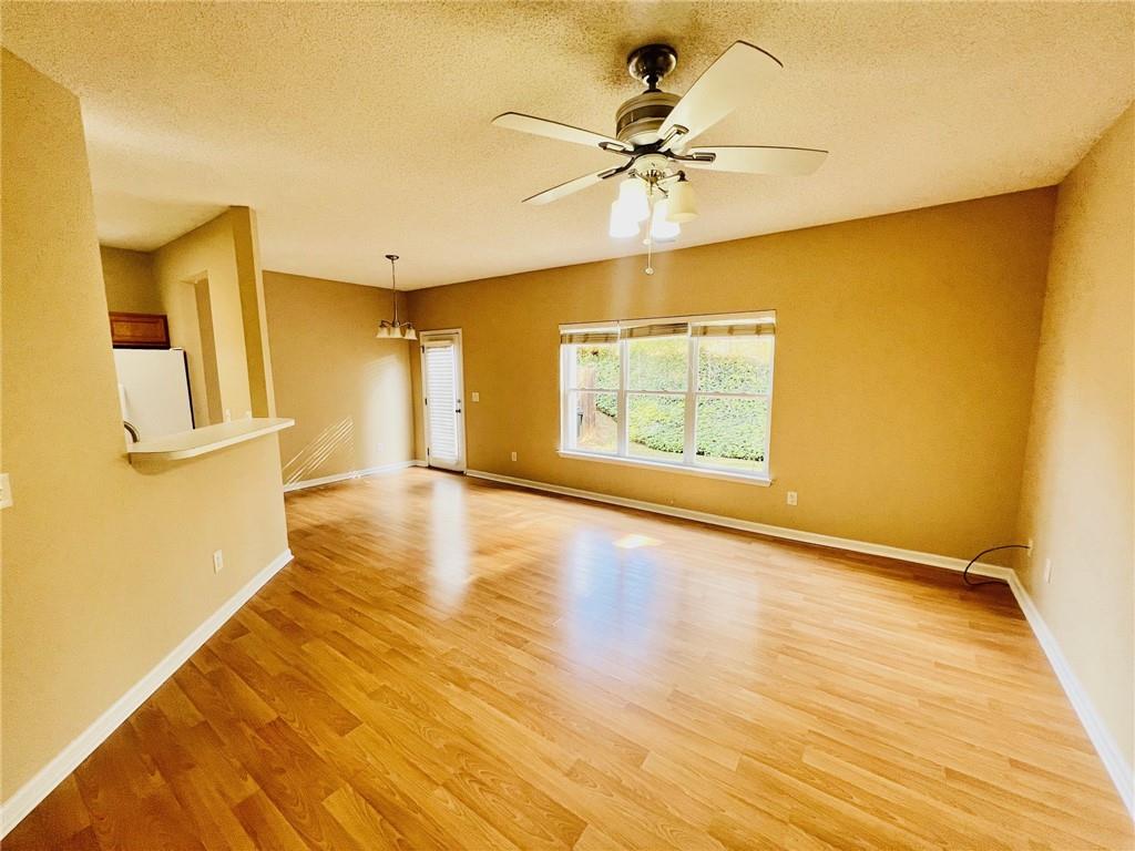 98 Eagle Glen Drive Ne Property Photo 2