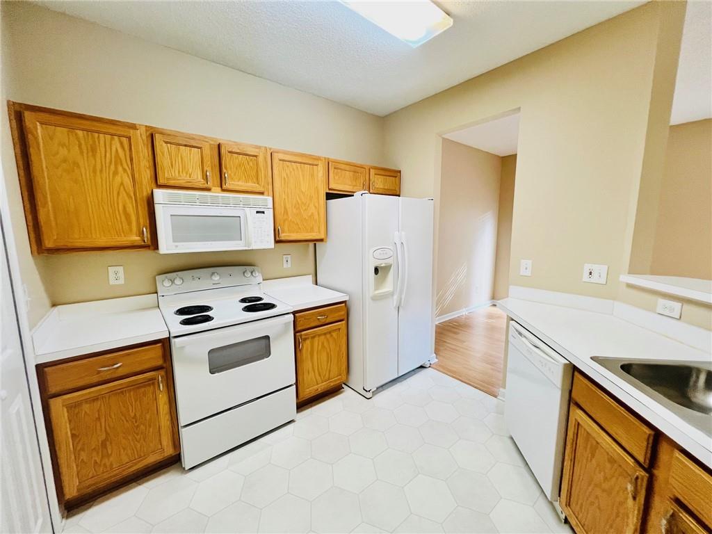 98 Eagle Glen Drive Ne Property Photo 4