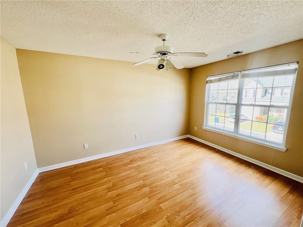98 Eagle Glen Drive Ne Property Photo 5