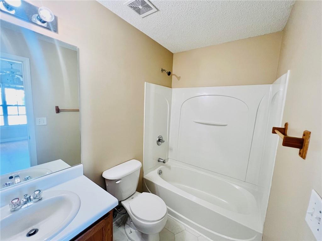98 Eagle Glen Drive Ne Property Photo 7