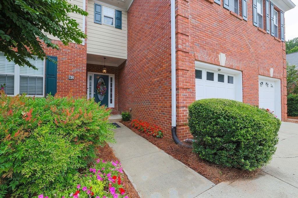 2075 Pine Tree Drive Unit B2 Property Photo 1