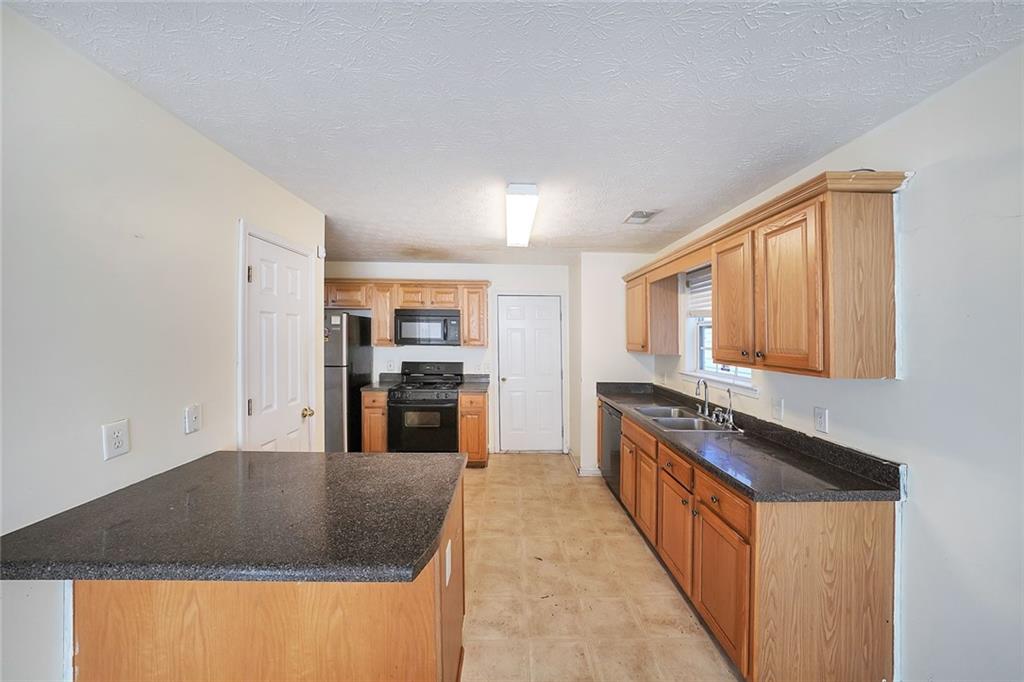 9886 Vista Circle Property Photo 8