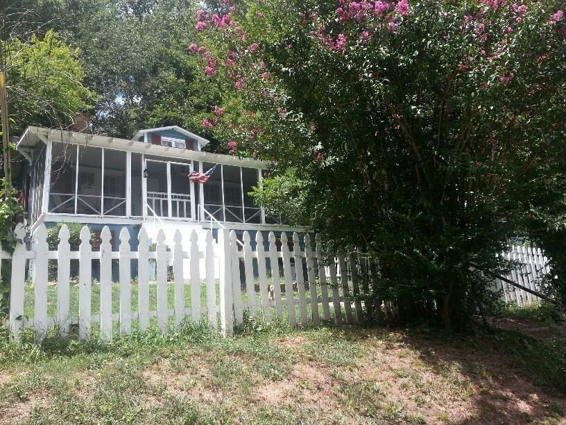 15 Roseway Circle NE Property Photo 1